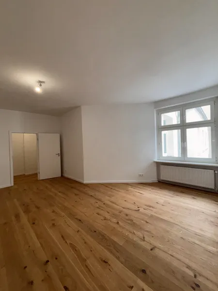 Stilvolles Singleapartment mit begehbarem Kleiderschrank und cleverem Grundriss — photo 1